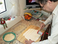 Cięcie ciasta na paski